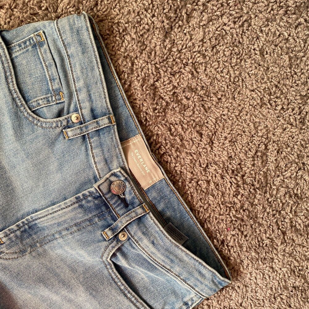 EVERLANE Light Wash Crop Cheeky Bootcut Jean Size 26